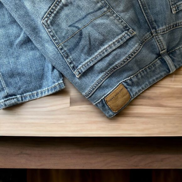 Preowned American Eagle Distressed Sz 2 Women's Comfortable Regular Fit Jeans - Picture 8 of 12